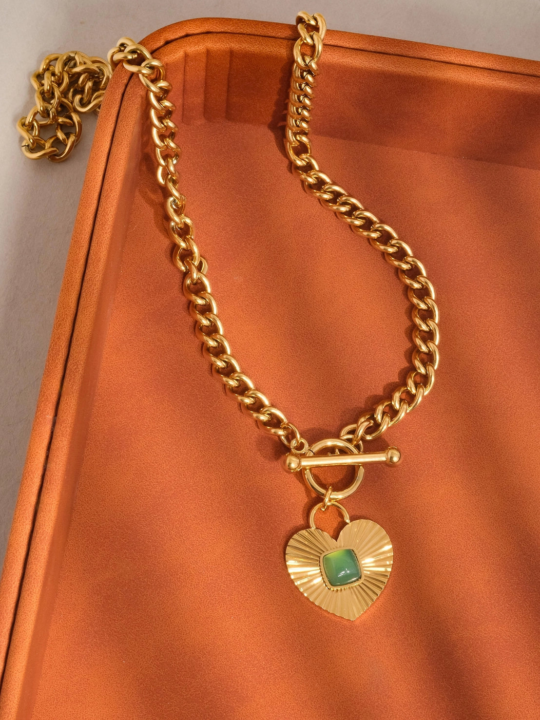 Apres 18k Gold Green Heart Necklace
